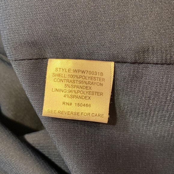 Pre-Loved.  Stitch Fix.  Navy Blue Dress.  Floral print.  Size 2X - Picture 4 of 4